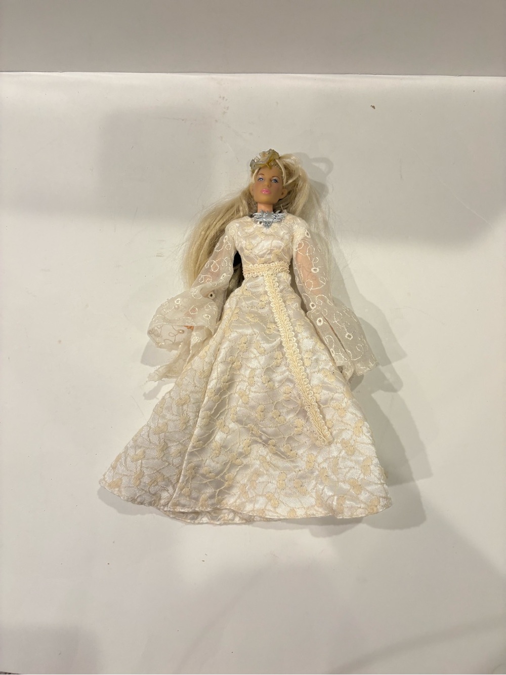 2004 Barbie Galadriel doll: The Lord of the Rings: The Fellowship of the Ring